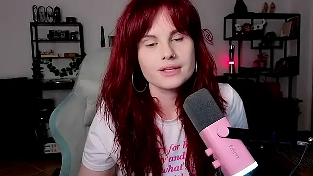 Della Ideal online show from 04-14-26, 06:14