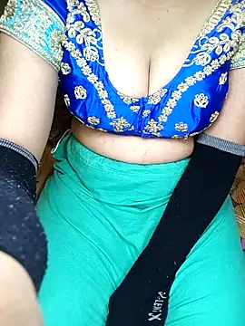 Snapshot of geetha_telugu_kan277 chatting on 10-19-25, 05:13 geetha telugu kan277 online show from 10-19-25, 05:13