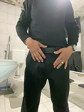 Snapshot of rogerdik76 chatting on 02-23-26, 06:33 rogerdik76 online show from 02-23-26, 06:33