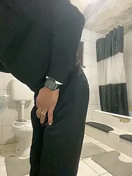 Snapshot of rogerdik76 chatting on 03-11-26, 06:08 rogerdik76 online show from 03-11-26, 06:08