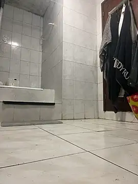 Snapshot of rogerdik76 chatting on 03-20-26, 05:56 rogerdik76 online show from 03-20-26, 05:56