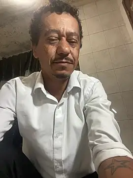 Snapshot of rogerdik76 chatting on 06-17-26, 05:21 rogerdik76 online show from 06-17-26, 05:21