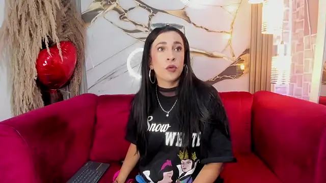 Bella williamss  online show from 06-15-26, 07:38