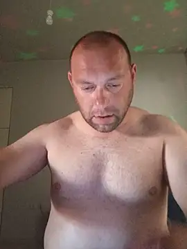 chris19851 online show from 06-07-26, 09:13