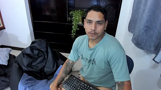 maxflurry  online show from 03-22-25, 06:43