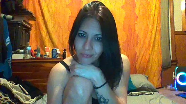 Snapshot of SillyRabbitz chatting on 03-12-25, 10:37 SillyRabbitz online show from 03-12-25, 10:37