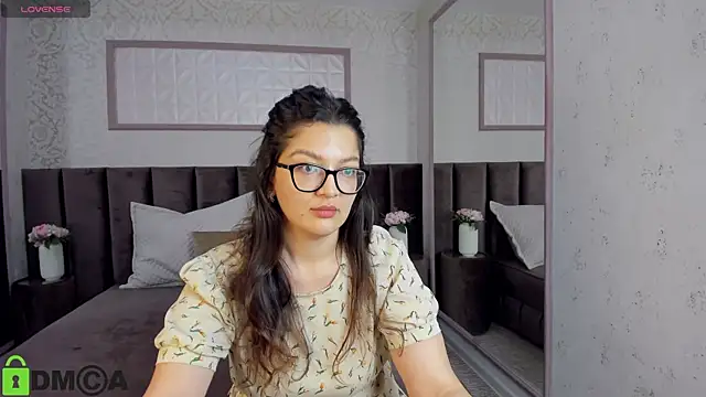 Snapshot of ZarifaRoot chatting on 03-07-25, 05:29 ZarifaRoot online show from 03-07-25, 05:29