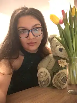 Snapshot of ZarifaRoot chatting on 03-10-25, 09:18 ZarifaRoot online show from 03-10-25, 09:18