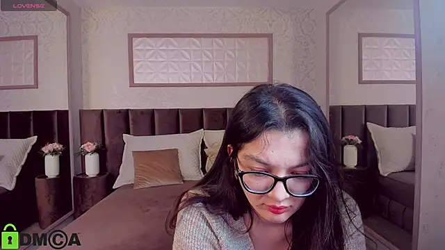 Snapshot of ZarifaRoot chatting on 03-16-25, 07:38 ZarifaRoot online show from 03-16-25, 07:38