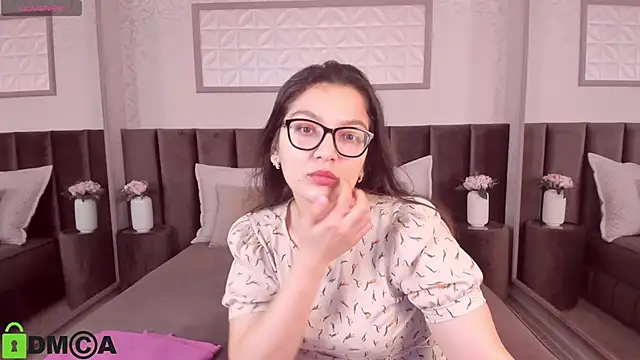 Snapshot of ZarifaRoot chatting on 03-20-25, 08:40 ZarifaRoot online show from 03-20-25, 08:40