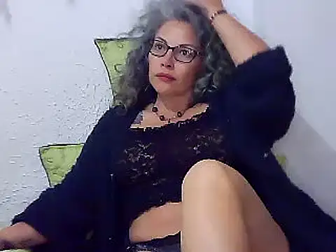 Victoria Lover online show from 03-10-25, 02:17