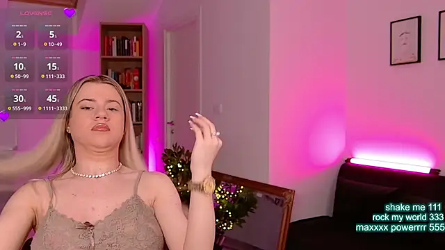 CutiePie69   online show from 06-28-26, 07:20