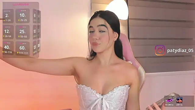 Snapshot of MiiaParker6972 chatting on 05-18-26, 11:54 MiiaParker6972 online show from 05-18-26, 11:54