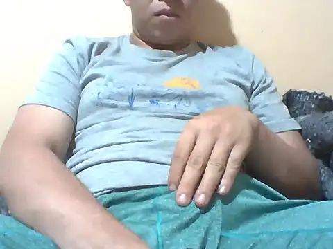 Snapshot of fabian699 chatting on 11-22-25, 04:00 fabian699 online show from 11-22-25, 04:00