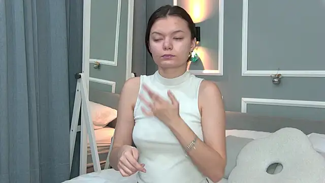 AsterQuinn online show from 01-10-26, 03:25