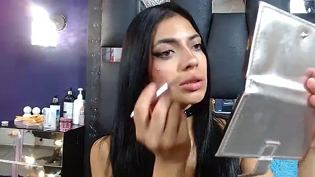 EMYCLARK01 online show from 12-19-25, 07:32