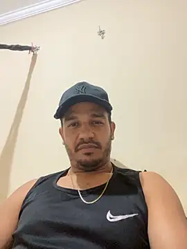 Snapshot of Lindp190194 chatting on 11-18-25, 06:01 Lindp190194 online show from 11-18-25, 06:01