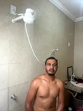 Snapshot of Lindp190194 chatting on 11-27-25, 06:21 Lindp190194 online show from 11-27-25, 06:21