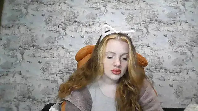 Snapshot of Eveline_May chatting on 10-04-25, 02:26 Eveline May online show from 10-04-25, 02:26