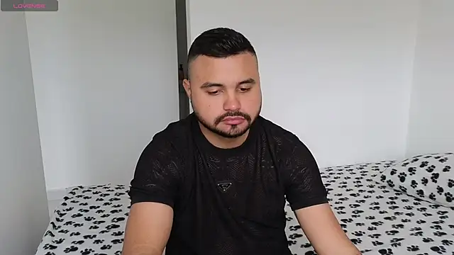 Snapshot of khalidferrer chatting on 03-02-25, 01:05 khalidferrer online show from 03-02-25, 01:05