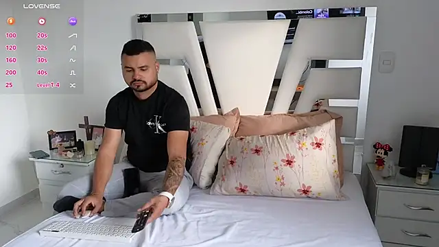 Snapshot of khalidferrer chatting on 03-10-25, 12:26 khalidferrer online show from 03-10-25, 12:26