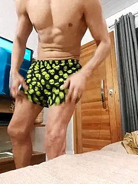 juniortche1313 online show from 11-14-25, 01:37