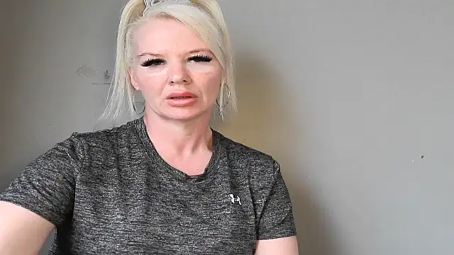 Snapshot of Blonde-Grace chatting on 07-24-26, 01:53 Blonde-Grace online show from 07-24-26, 01:53