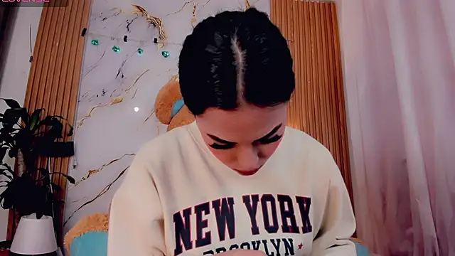 ValeriCardenas online show from 04-19-26, 02:22