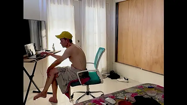 Snapshot of webtonight chatting on 02-25-25, 10:18 webtonight online show from 02-25-25, 10:18