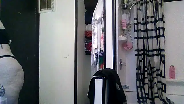 Snapshot of mrstoxox4594 chatting on 09-21-25, 03:24 mrstoxox4594 online show from 09-21-25, 03:24