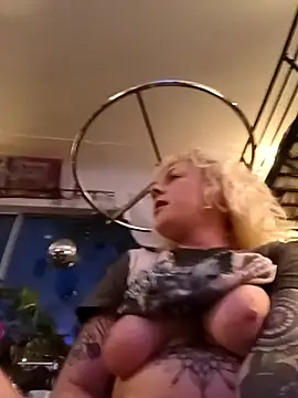 Foxxyhoneypott online show from 04-23-26, 12:29