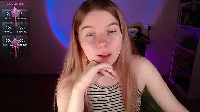 Strawberry juli online show from 03-14-26, 11:37