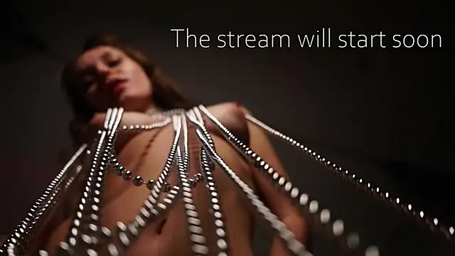 Moni Carroll online show from 12-20-25, 05:31