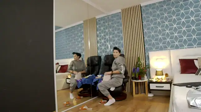 zoeylarkens online show from 02-28-25, 04:20