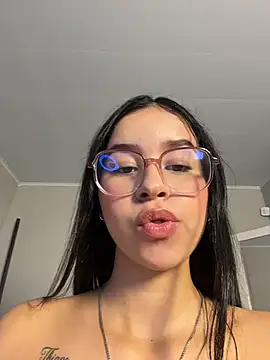 Snapshot of sweet_obsession__ chatting on 02-11-26, 12:10 sweet obsession online show from 02-11-26, 12:10