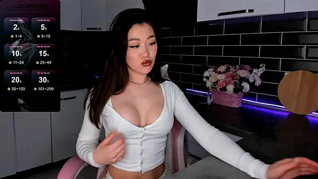 ShaiyaMinn3 online show from 11-17-25, 07:30