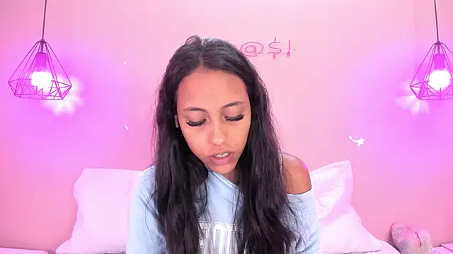 alahia betancurx online show from 03-06-25, 12:19