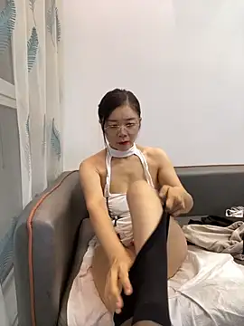 xiaowang0523 online show from 10-09-25, 12:41
