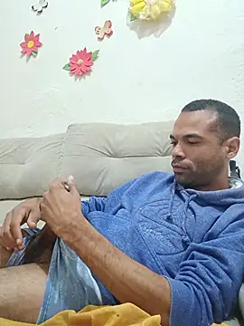 Snapshot of Poptrezegostoso chatting on 07-30-26, 03:44 Poptrezegostoso online show from 07-30-26, 03:44