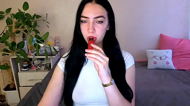 WildKittenX  online show from 06-11-26, 03:59
