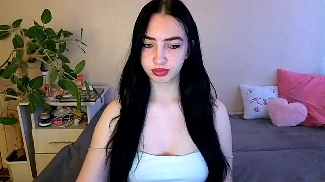 WildKittenX  online show from 06-18-26, 04:02