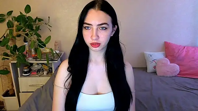 WildKittenX  online show from 06-19-26, 04:06