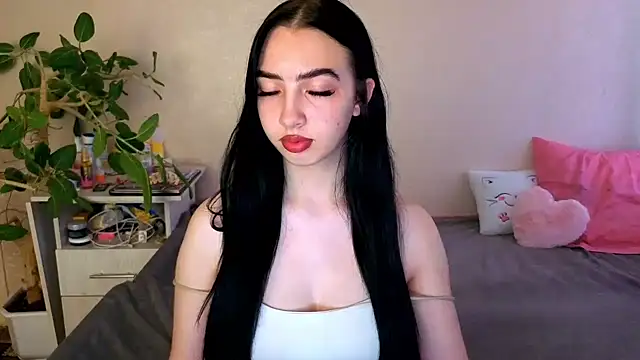 WildKittenX  online show from 06-23-26, 03:59