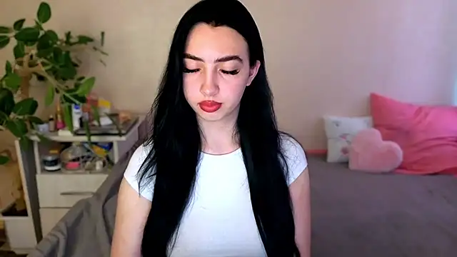 WildKittenX  online show from 06-25-26, 04:01