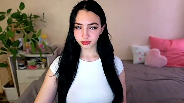 WildKittenX  online show from 06-30-26, 04:13