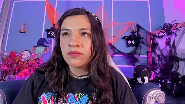 TaraTaylorr online show from 10-30-25, 02:35