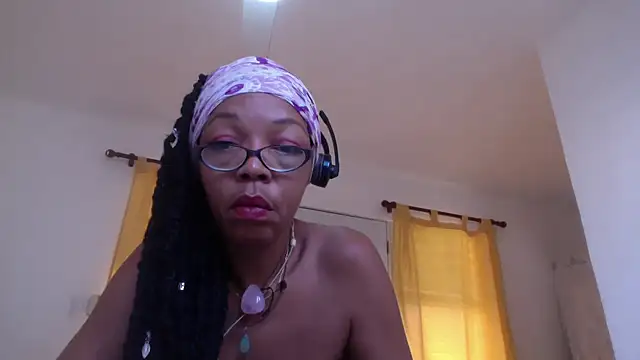 Ladyzee25 online show from 09-21-25, 11:56