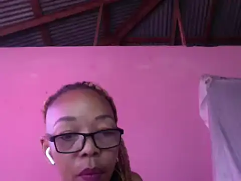 Ladyzee25 online show from 05-02-26, 02:00