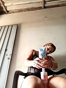 Snapshot of Sexy-Woman-Mature chatting on 10-13-25, 01:44 Sexy-Woman-Mature online show from 10-13-25, 01:44