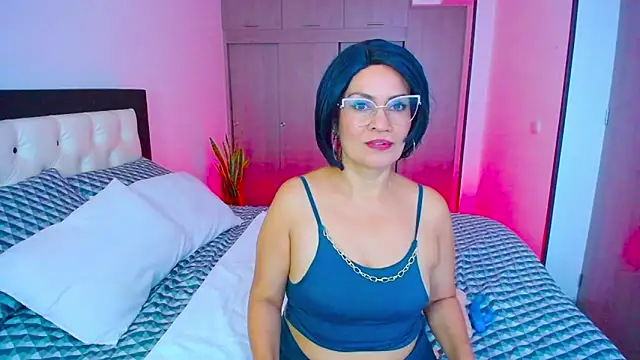 CarolinneFiotti online show from 10-02-25, 01:51